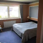 Inn Den Gamle Graensekro