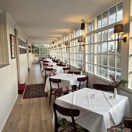 Den Gamle Graensekro Värdshus 3*